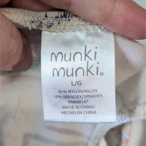 Munki Munki Bon Voyage Postcard Print Wireless Racerback Sports Bra Size Large - Picture 5 of 7